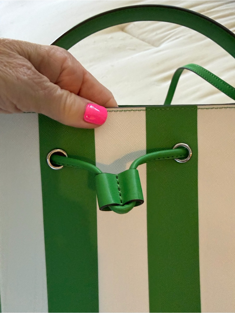 Michael Kors bucket purse - Picture 7 of 7